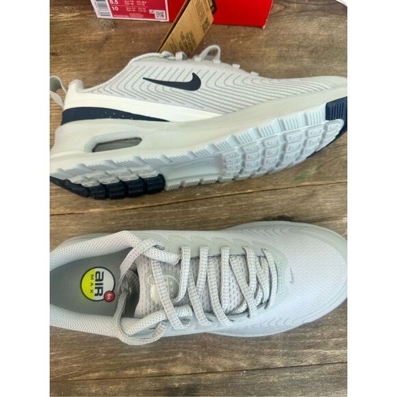 Nike Air Max Nuaxis, New in box, size 8.5 Men’s/ 10 women’s - Picture 7 of 8
